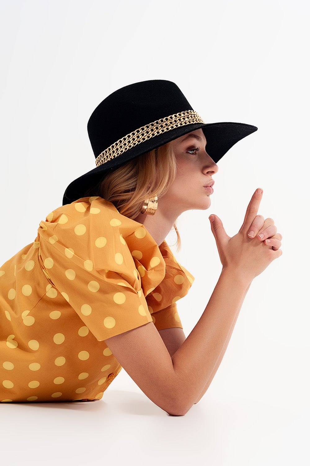 Polka dot top com mangas bufantes e decote quadrado amerelo