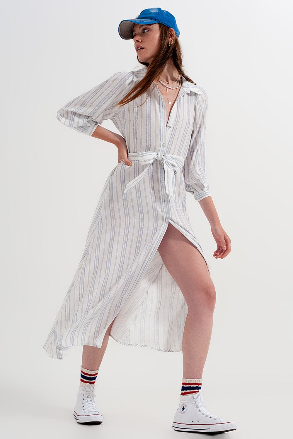 Vestido largo com botões e desenho às riscas