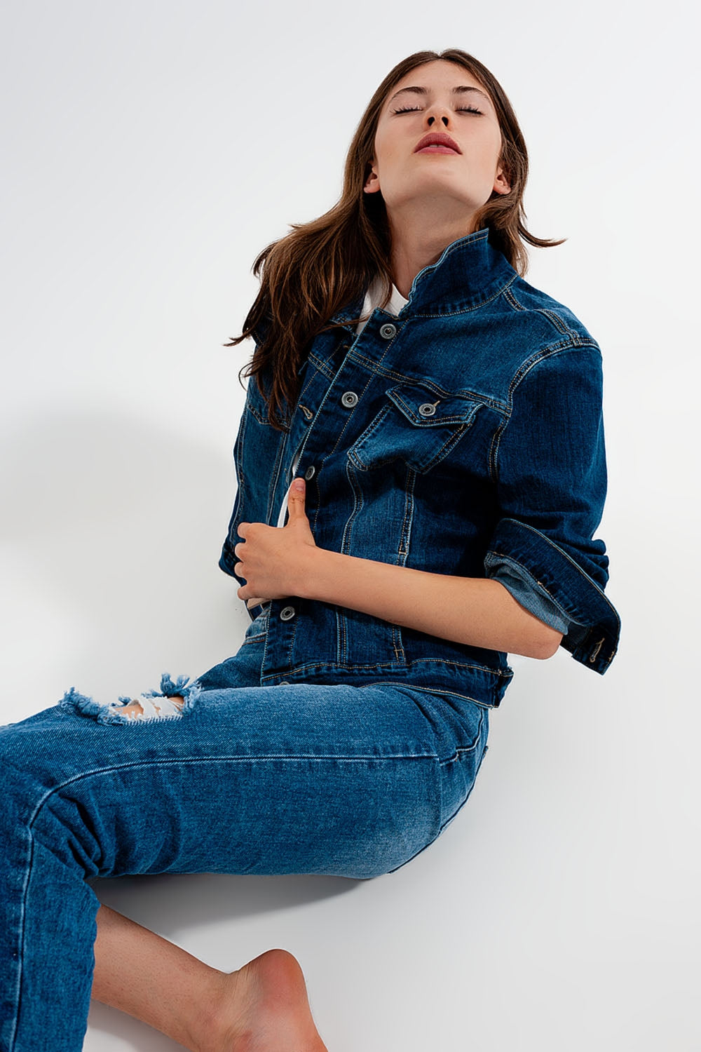 Jaqueta jeans azul escura curta
