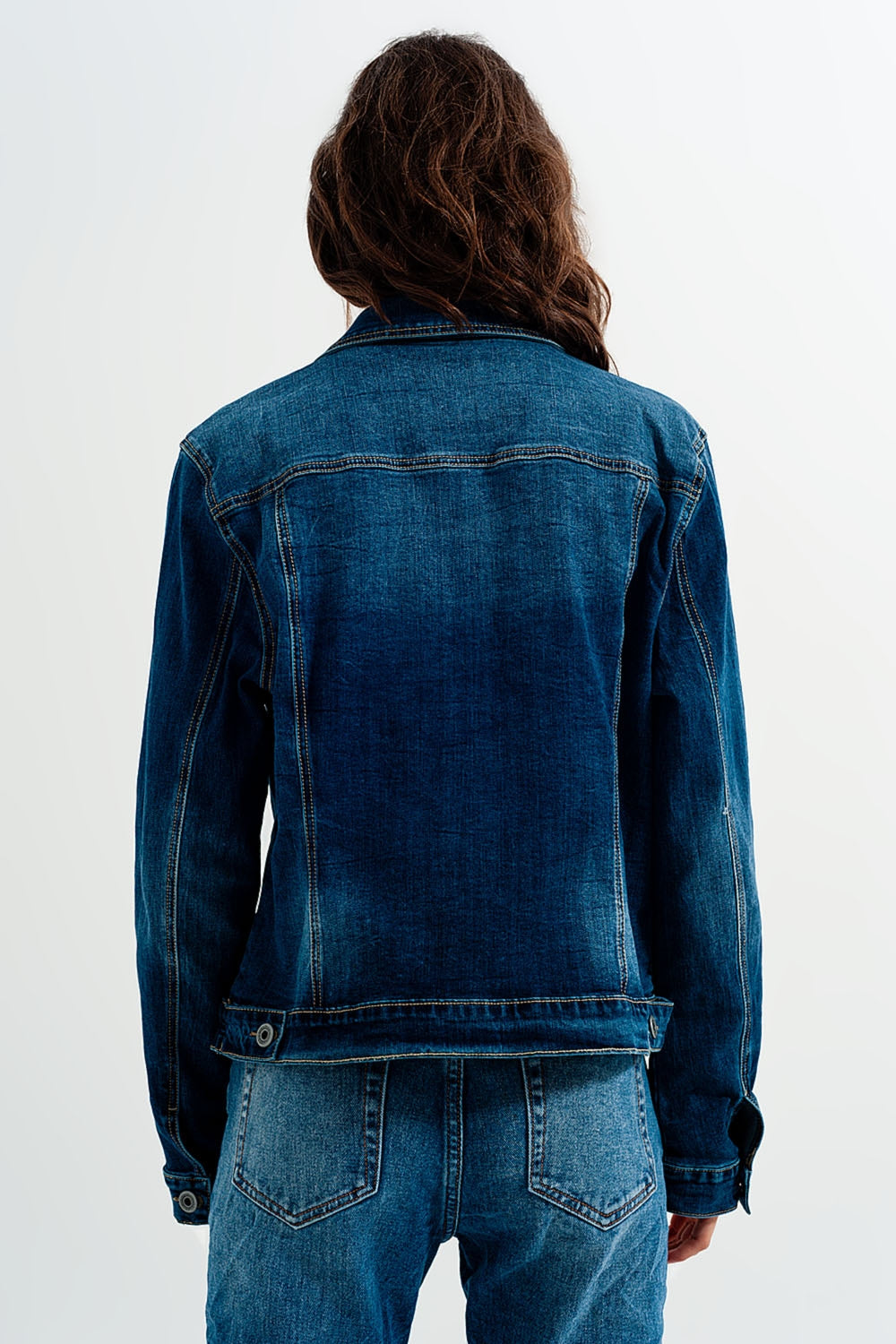 Jaqueta jeans azul escura curta