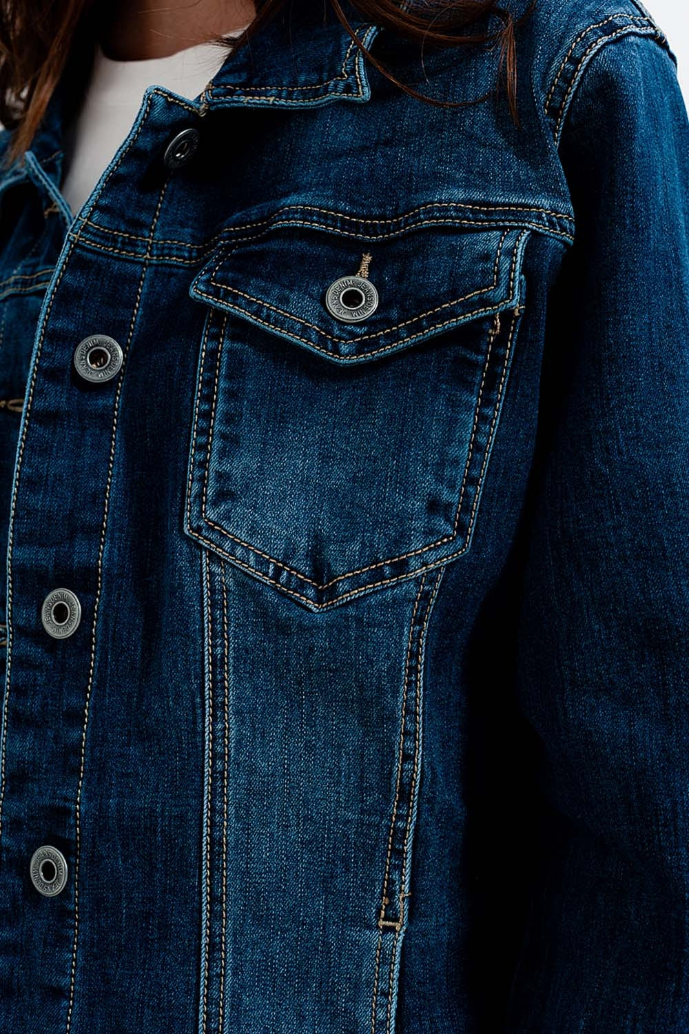 Jaqueta jeans azul escura curta