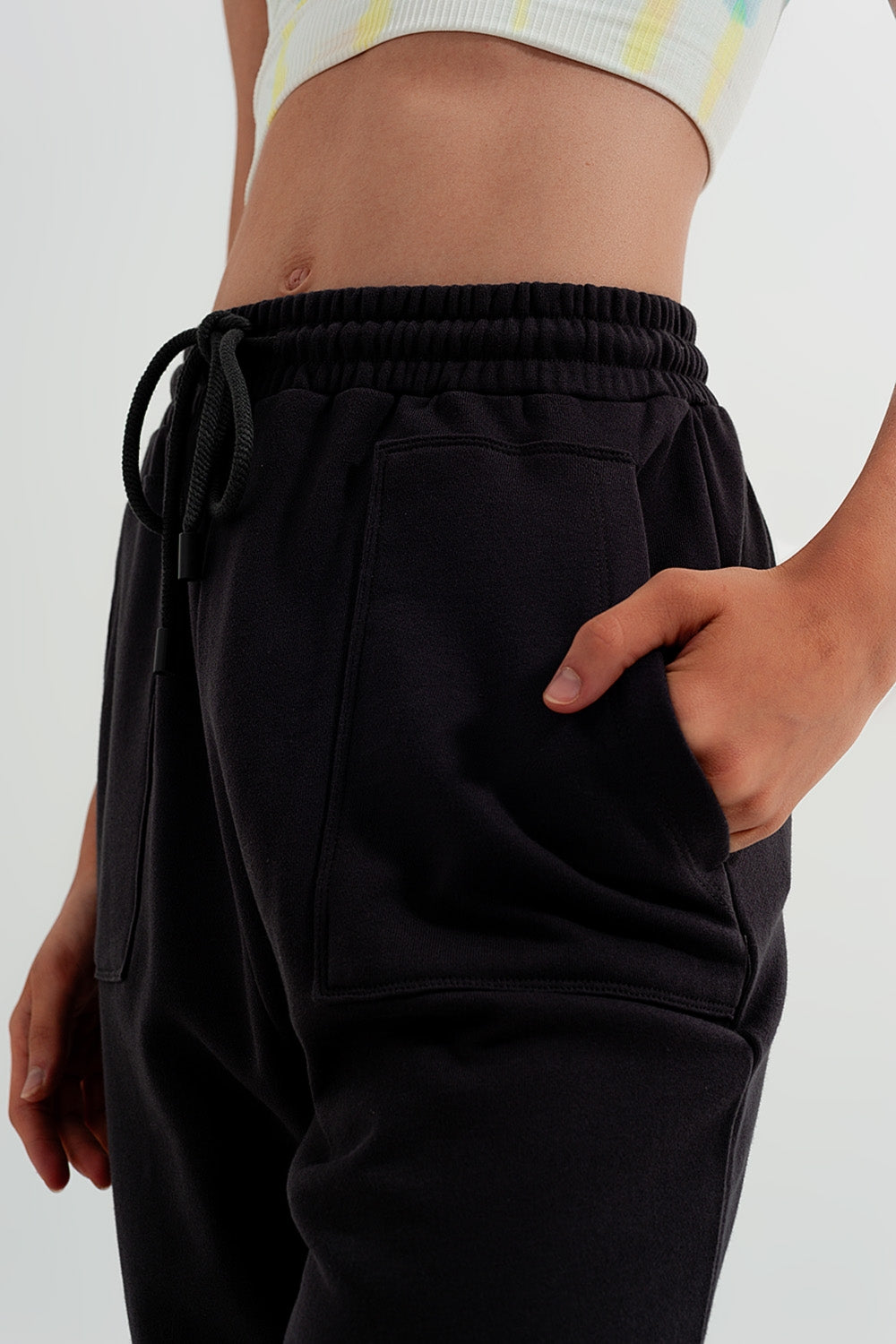 Joggers com faixa elástica na cintura em cinzento escuro