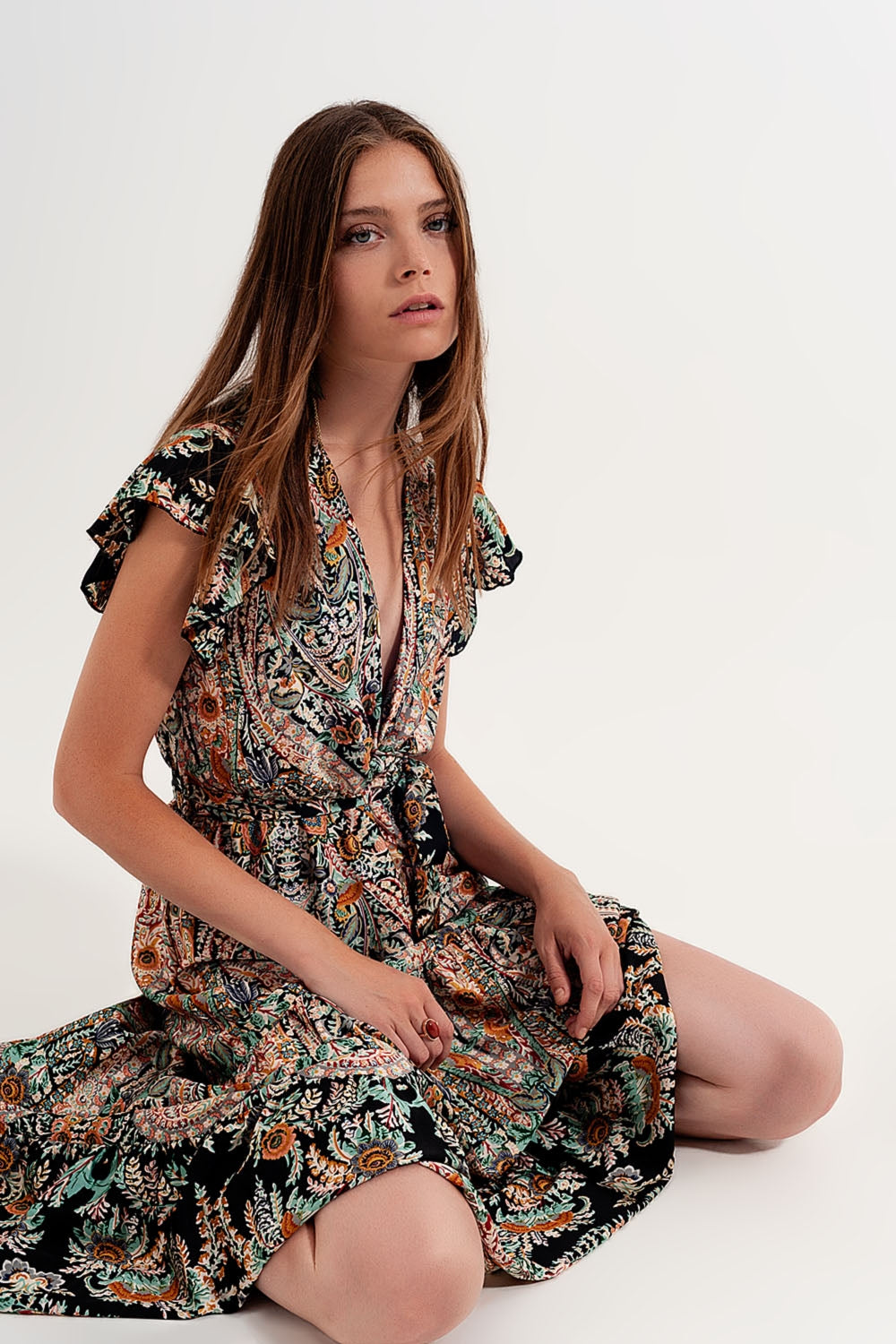 Vestido comprido com saia em camadas e estampado de caxemira