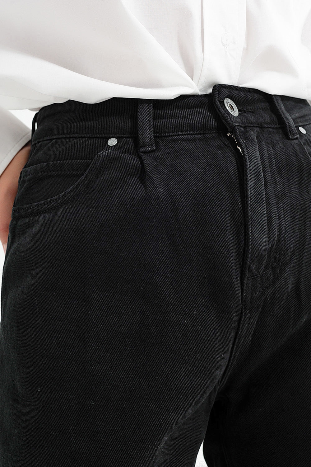 Calções de ganga estilo mom style em preto