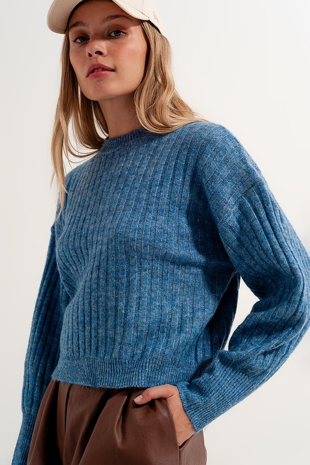 Camisola de malha quadrada azul com pedaços