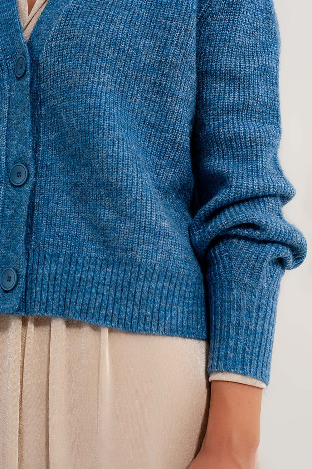 Cardigan azul com botões
