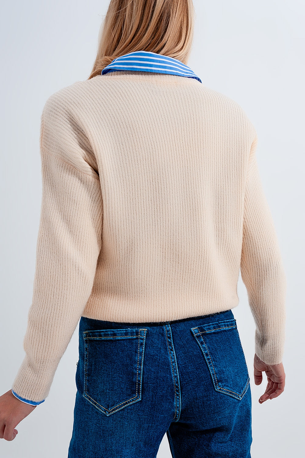 Pullover com pescoço redondo em cor bege