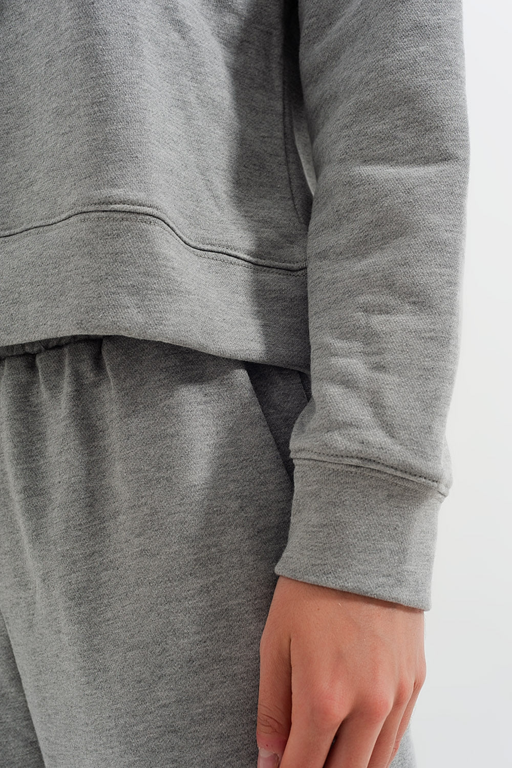 Blusa de moletom básica cinzento com capuz e cordões