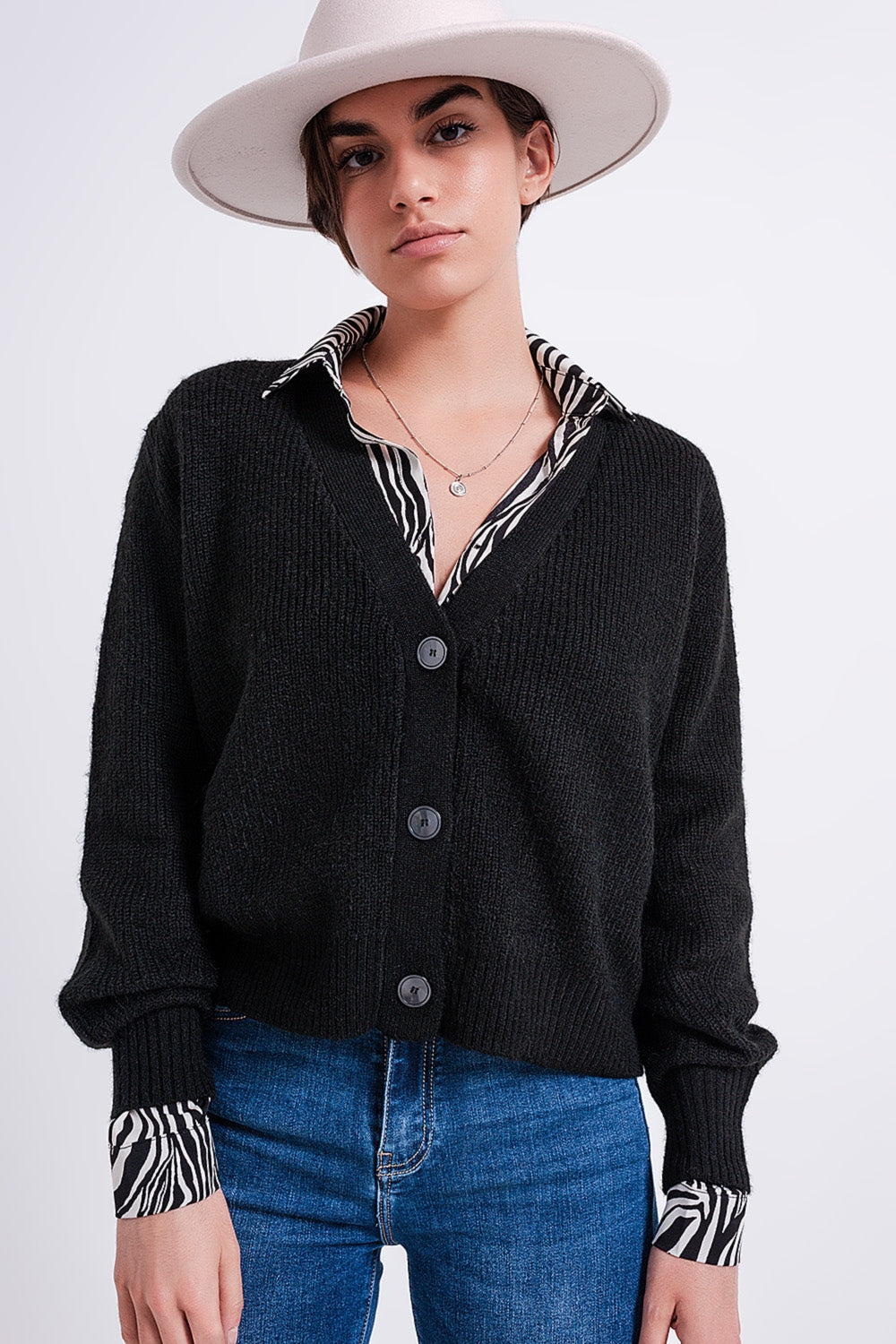 Cardigan preto com botões