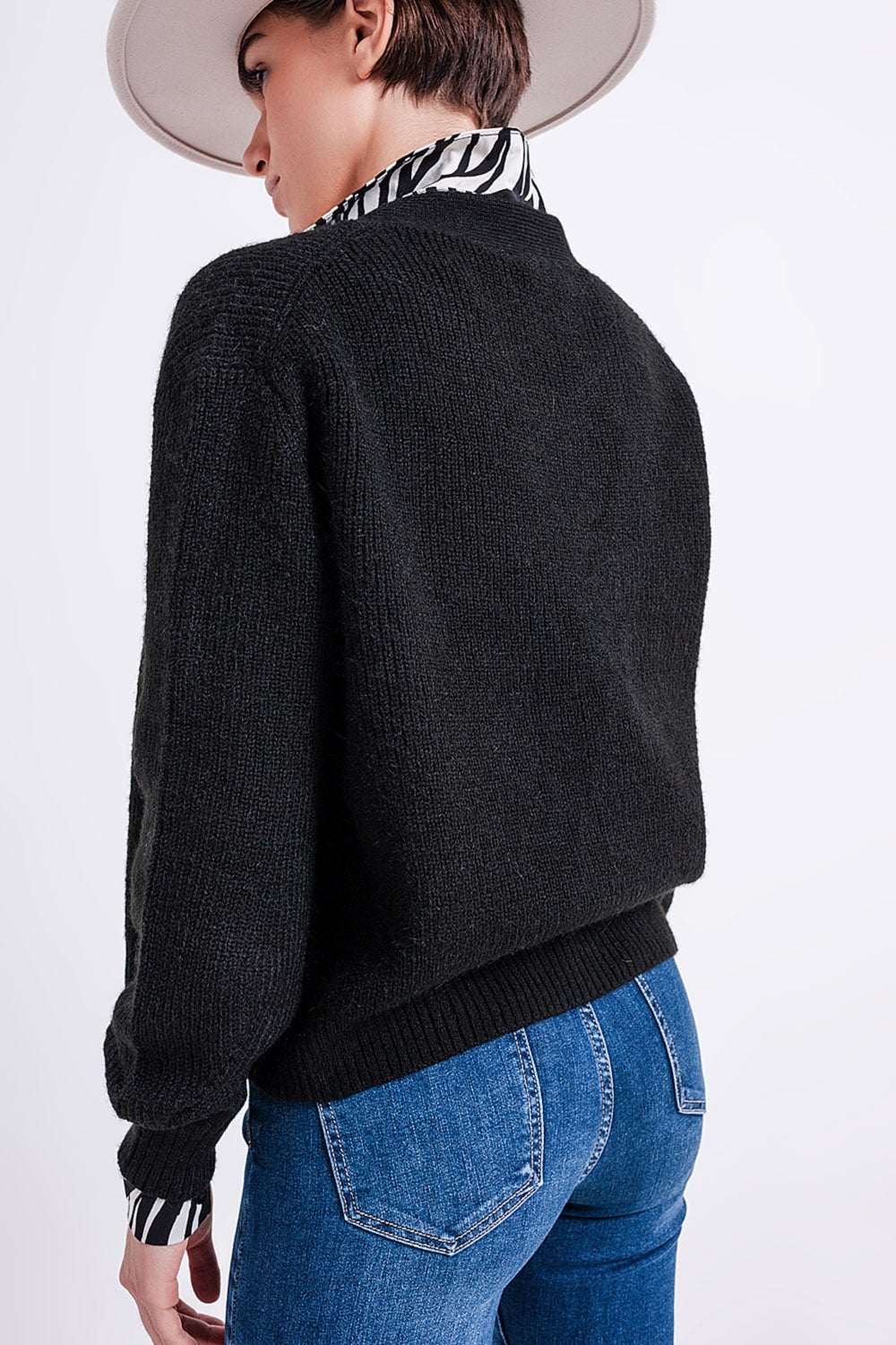 Cardigan preto com botões