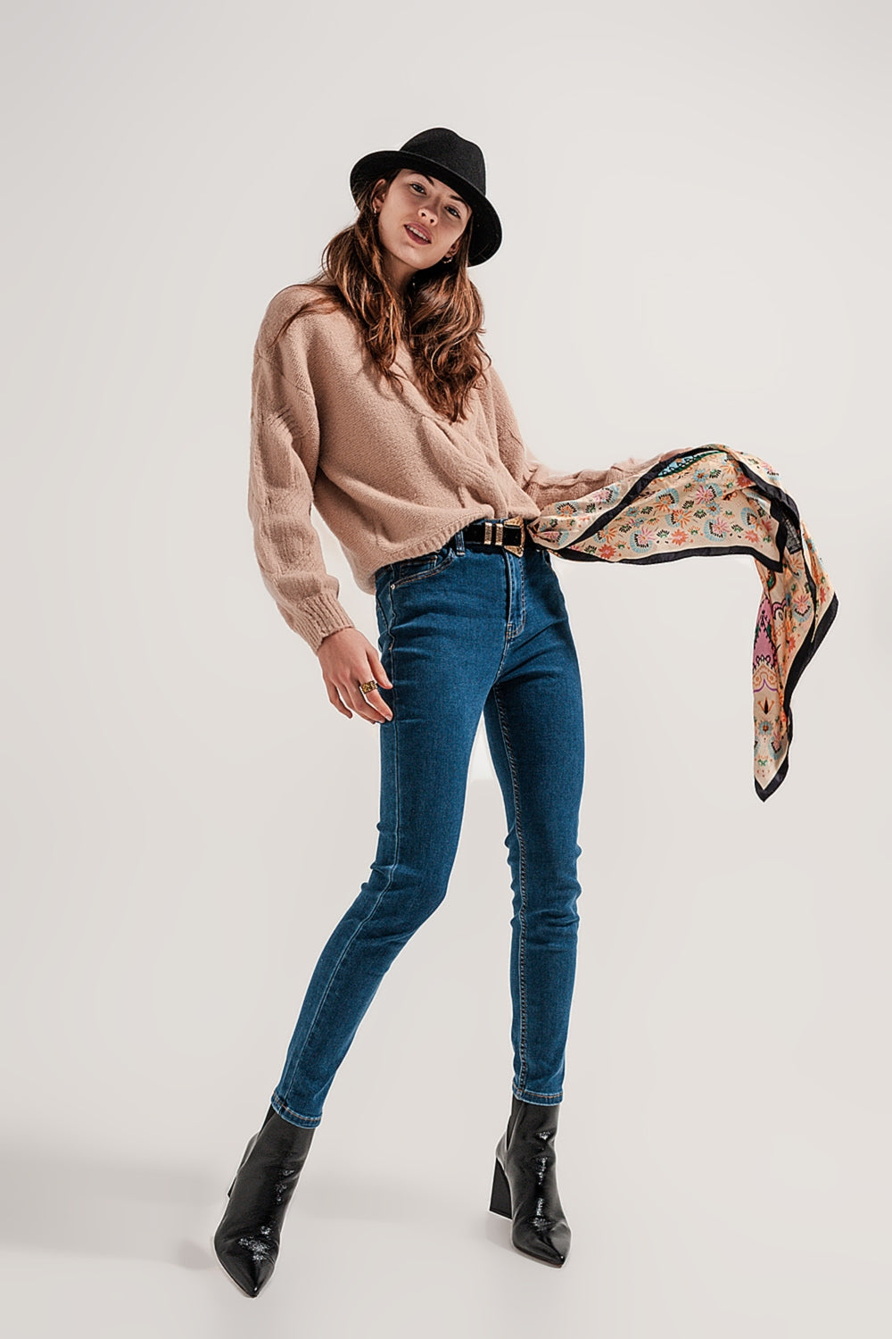 Calças de ganga super skinny fit com lavagem azul médio