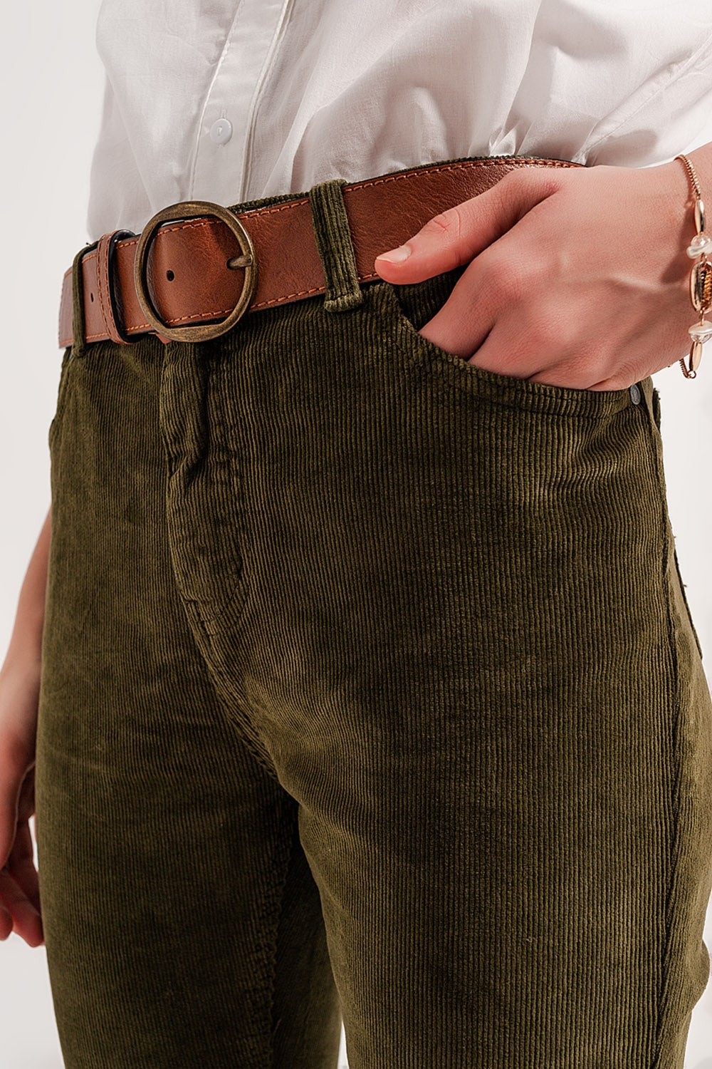 Calça flare de veludo cotelê verde