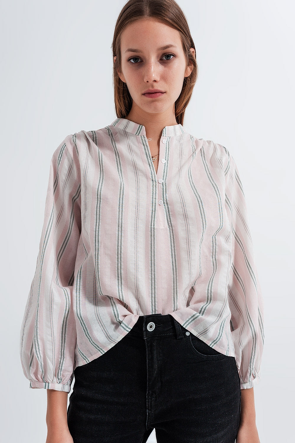 Camisa listrada sem gola em rosa