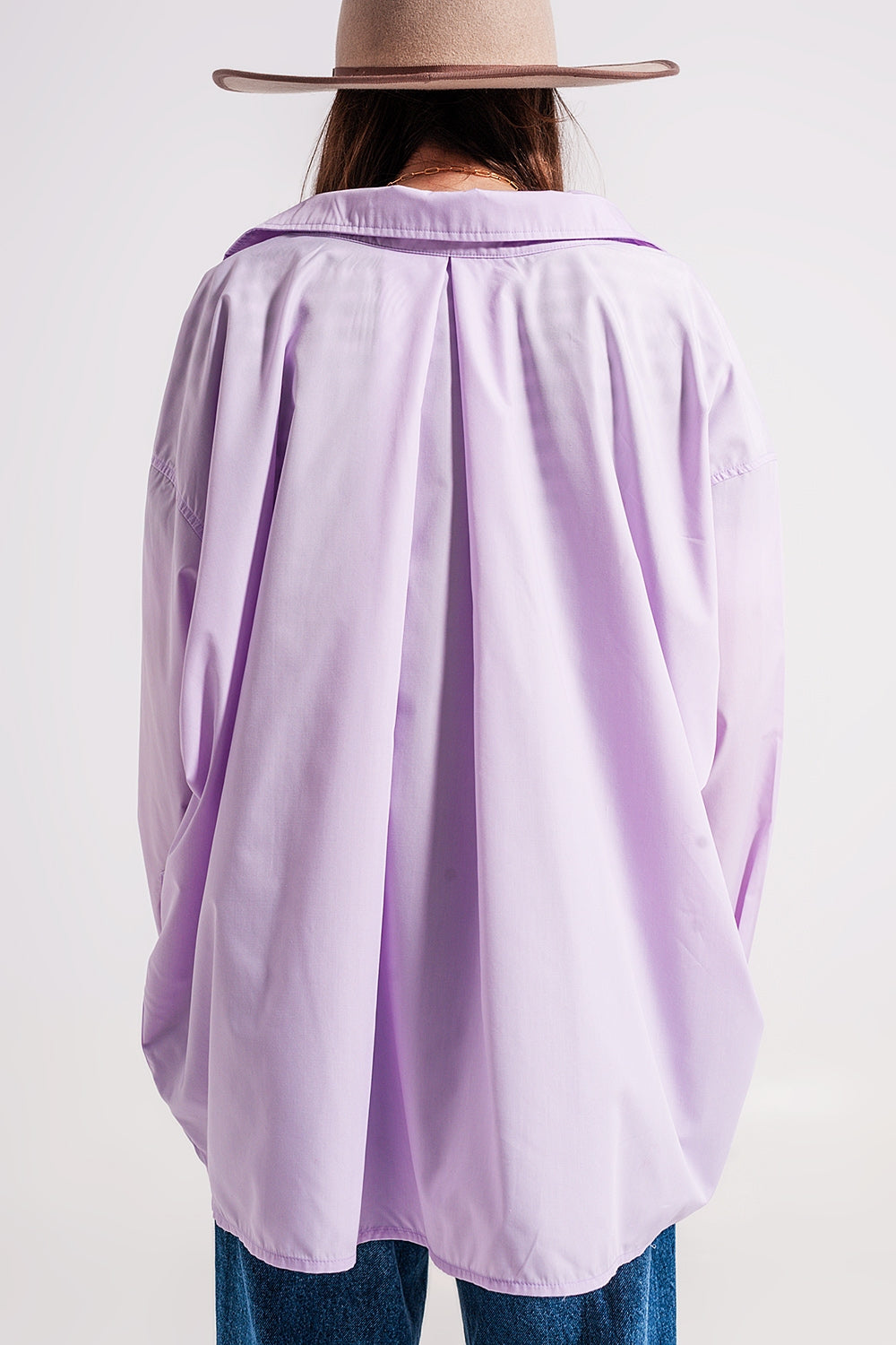 Camisa poplin lilás com um corte largo