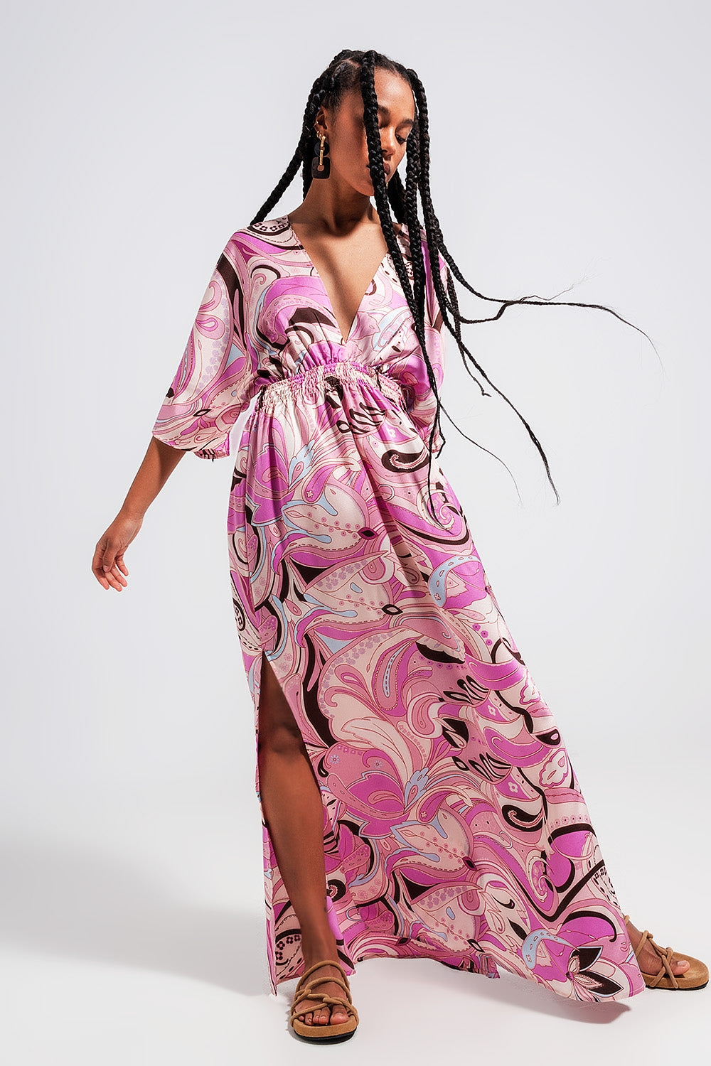 Vestido midi cor de rosa com detalhes de alisamento na cintura e lacagem nas costas