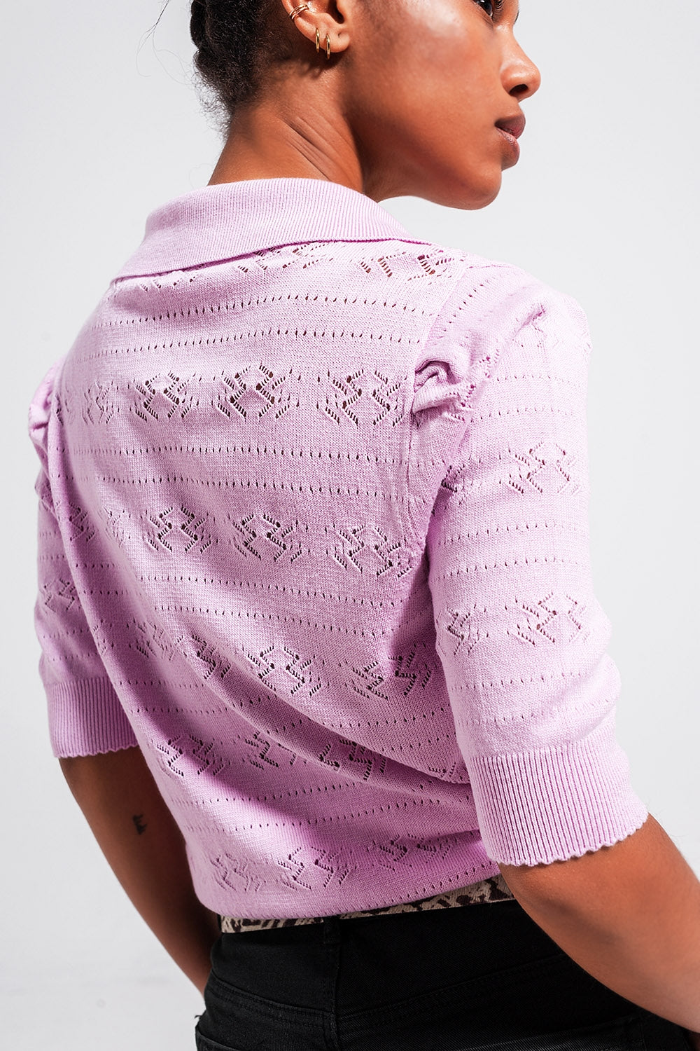Camisola de manga curta com costura decorativa em rosa