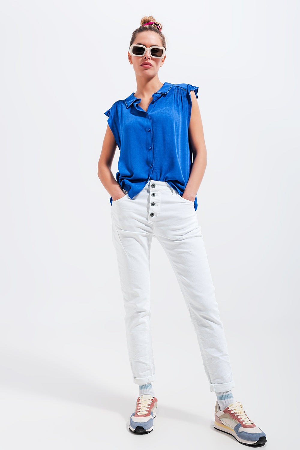 Calças de ganga skinny branco com fecho de botão exposto
