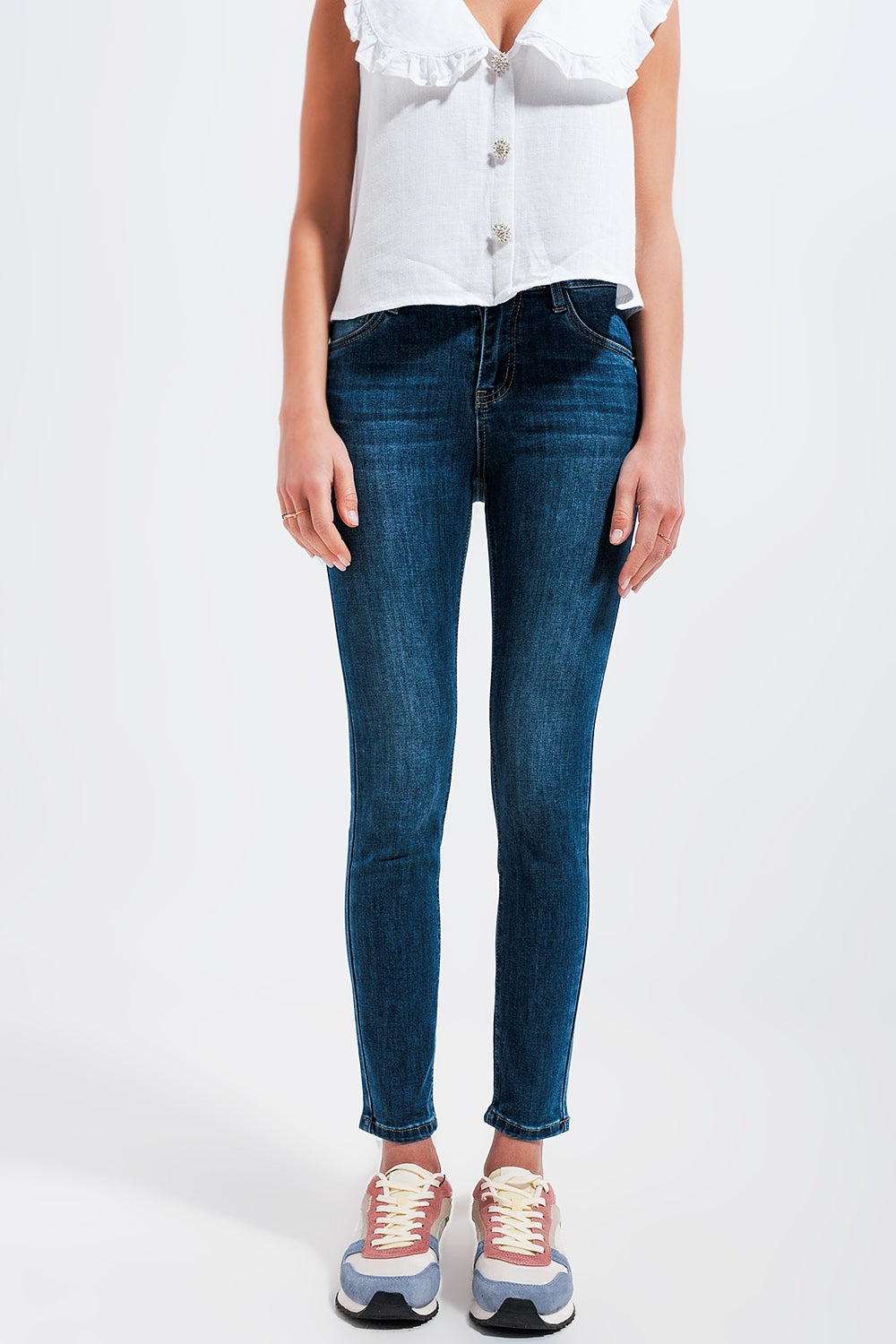 Calças de ganga skinny com cintura alta e lavagem escura