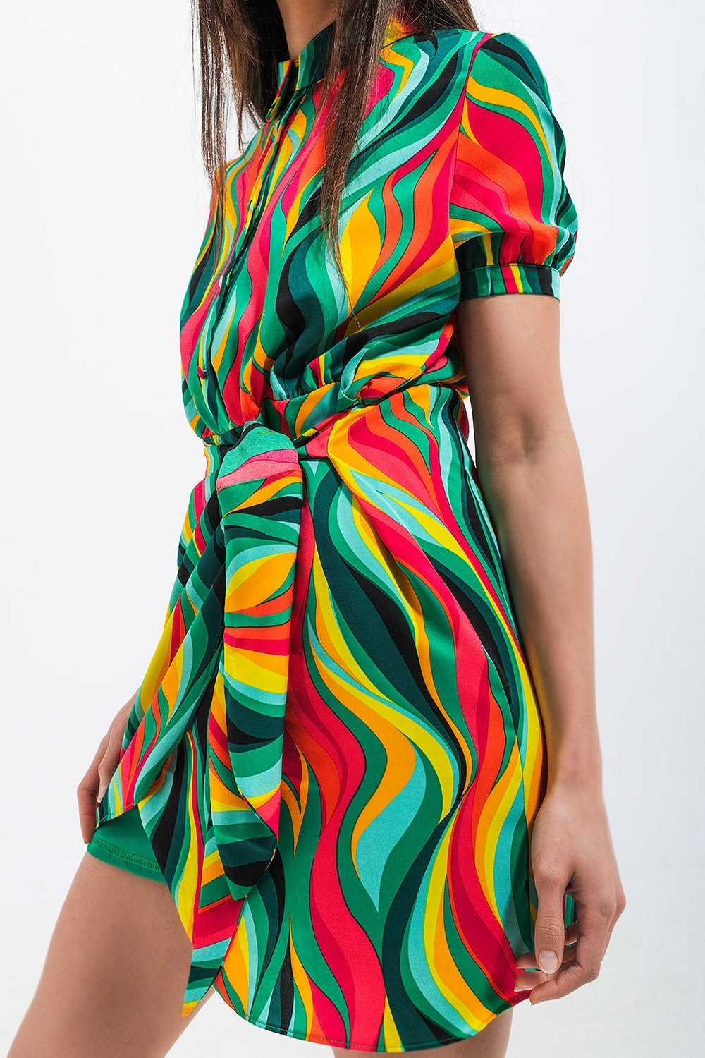 Mini vestido de camisa com sobreposição e estampado de redemoinho verde