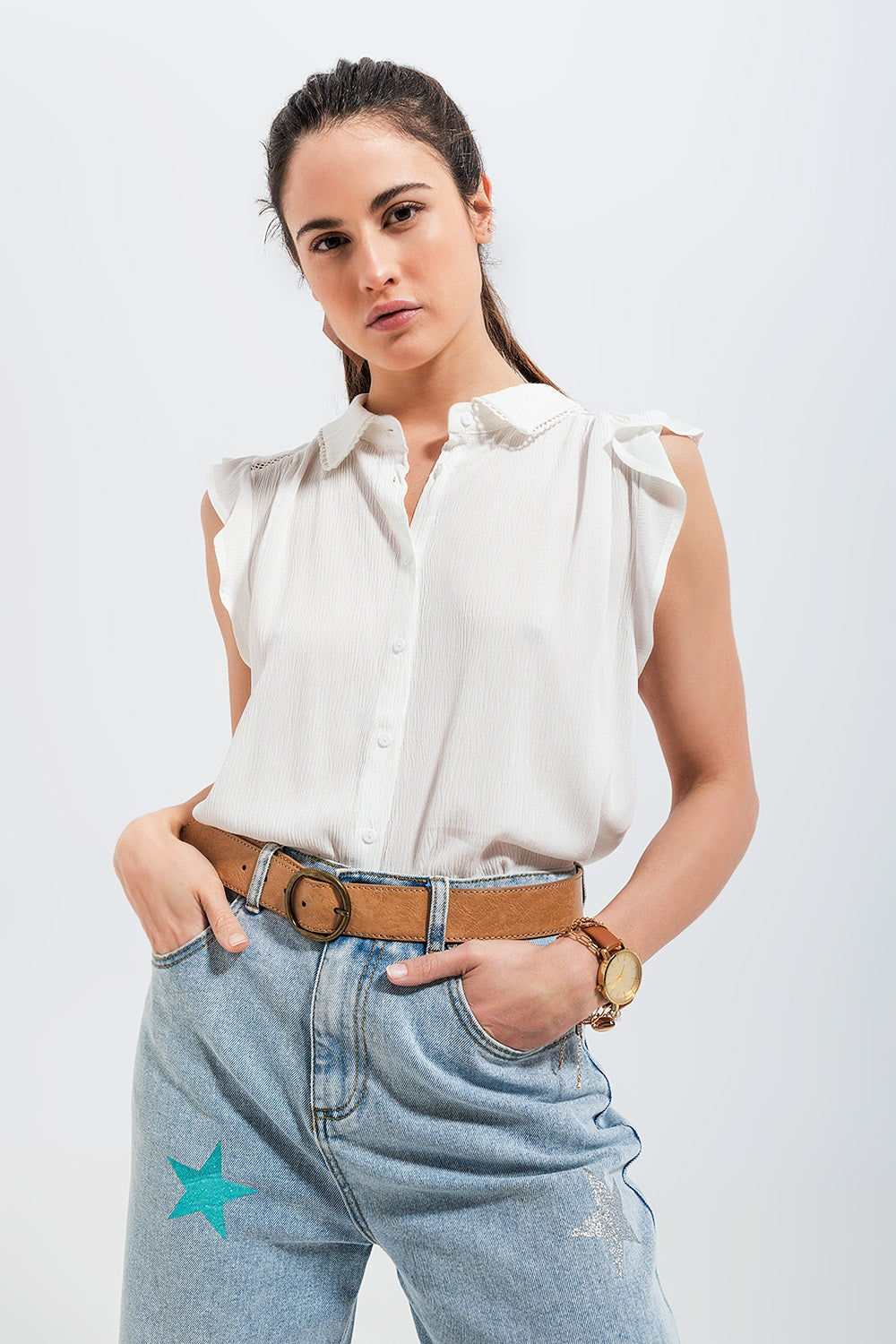 Blusa com mangas de rufos em branco