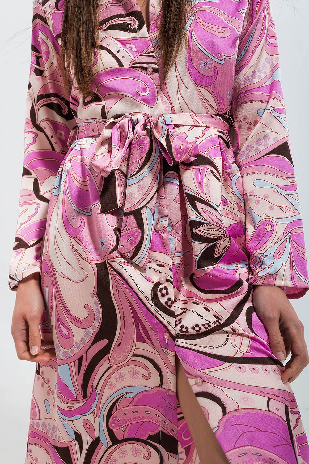 Vestido de camisa em rosa com estampado abstracto