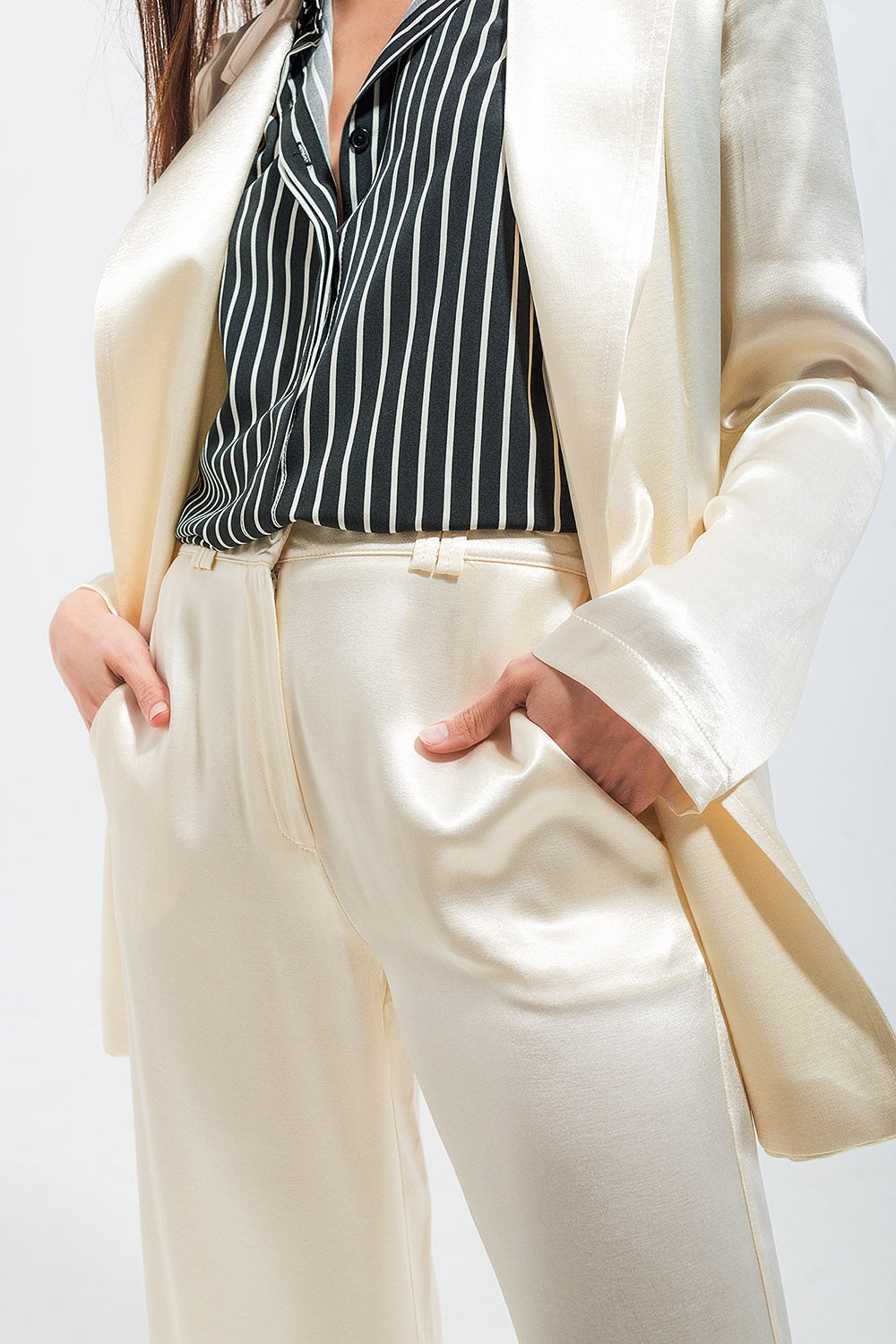 Blazer de cetim branco