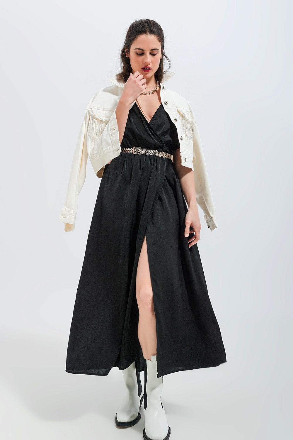 Vestido de manga curta em cetim maxi preto