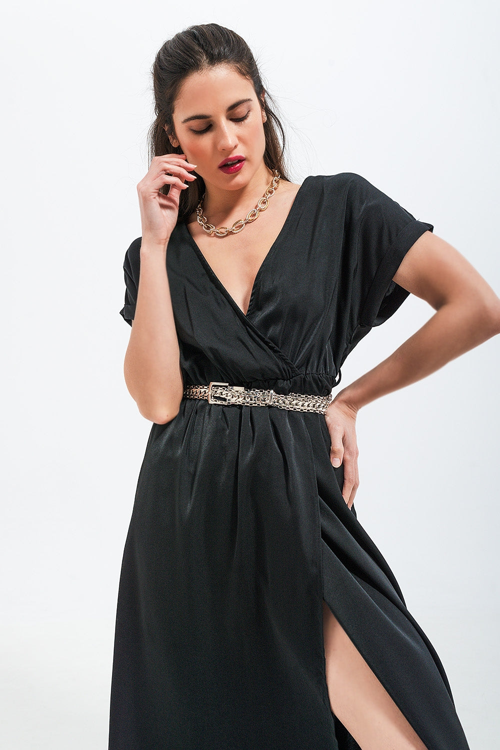 Vestido de manga curta em cetim maxi preto