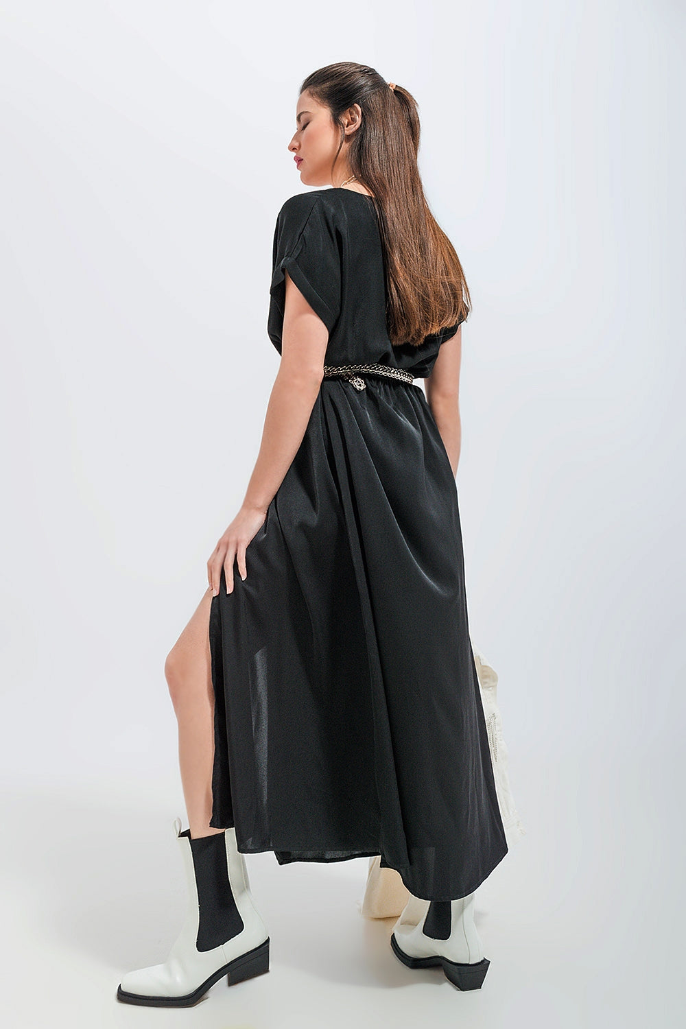 Vestido de manga curta em cetim maxi preto
