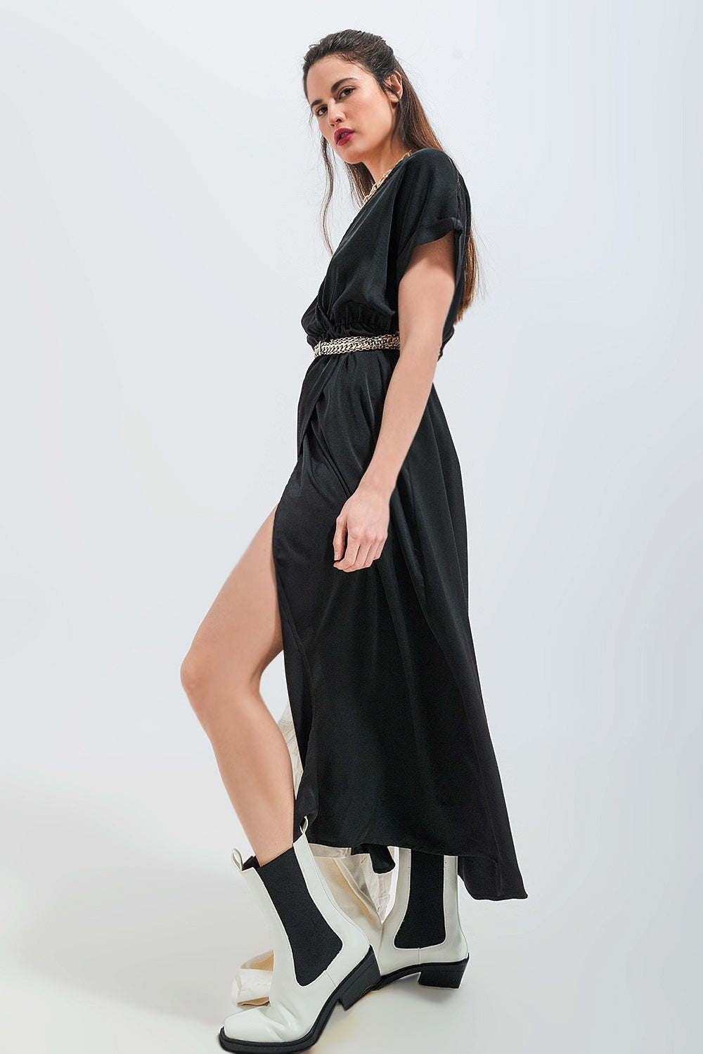 Vestido de manga curta em cetim maxi preto