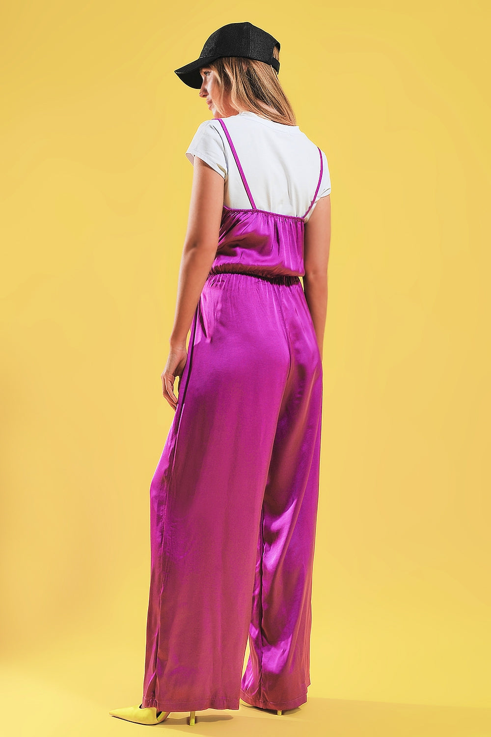 Macacão de cetim fuchsia com alças