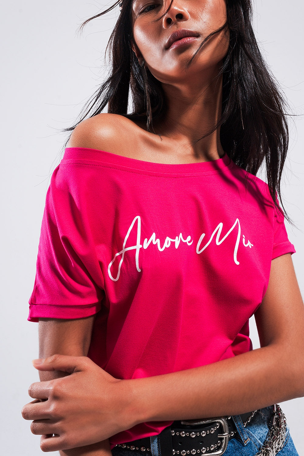 T shirt de cor fuchsia com texto Amore Mio