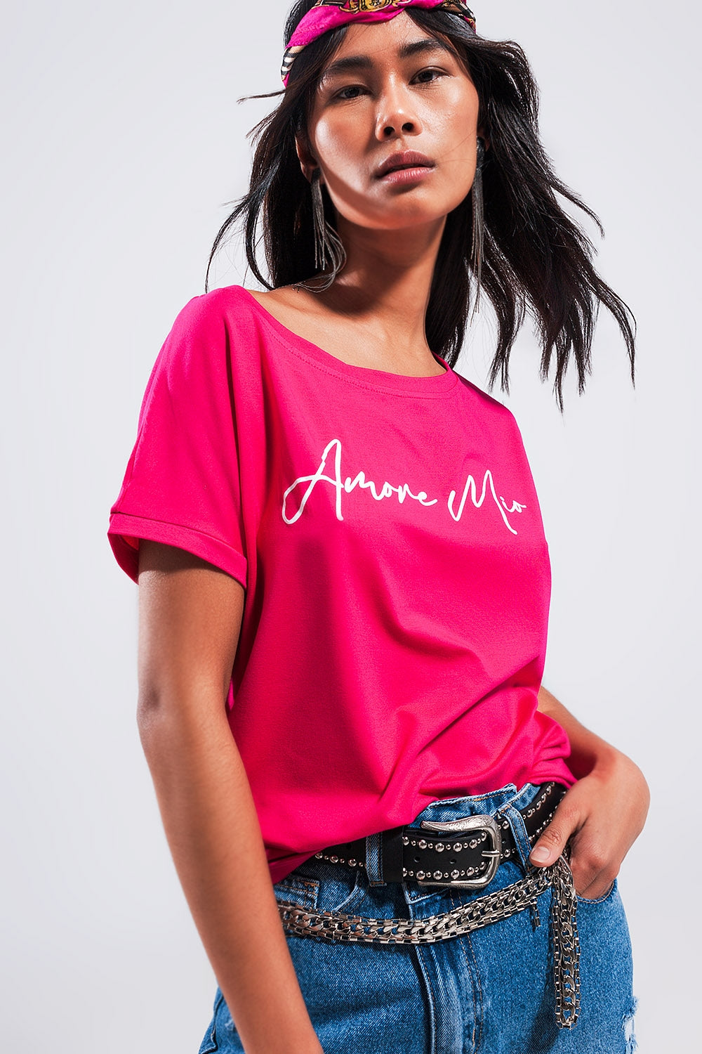 T shirt de cor fuchsia com texto Amore Mio