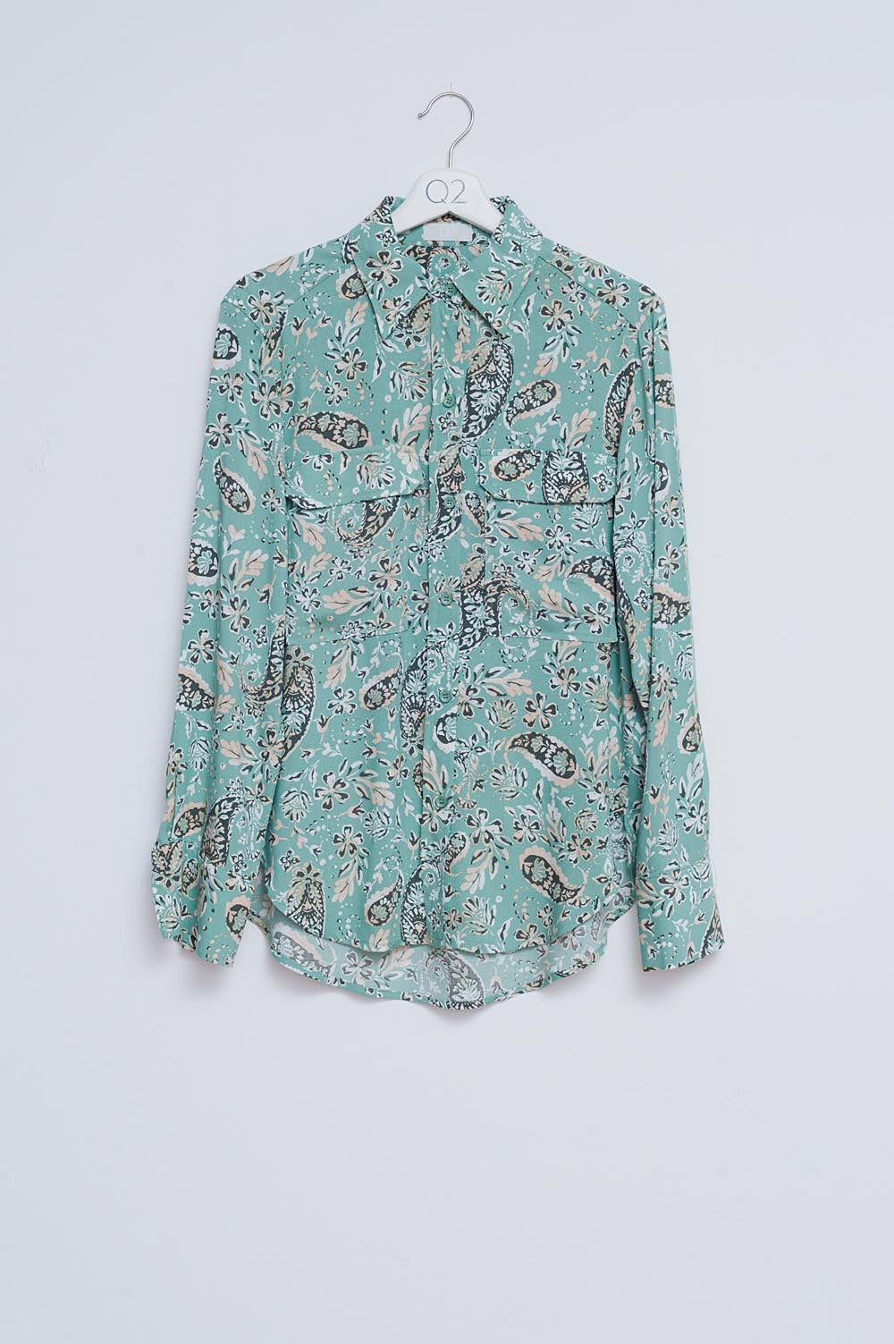 Camisa de manga comprida verde com estampado floral e paisley