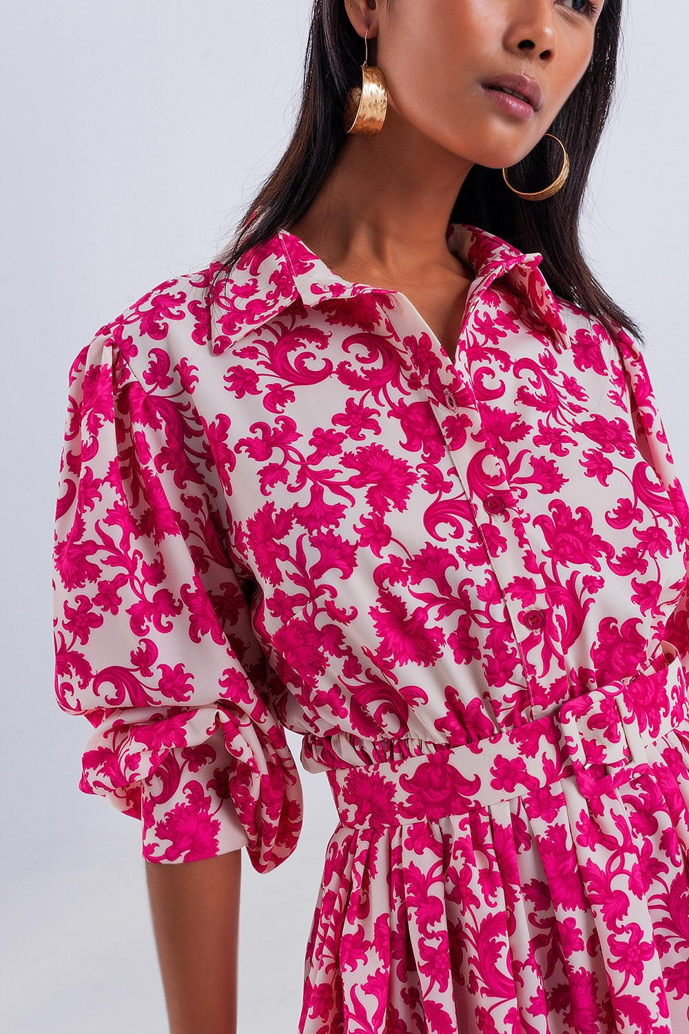 Vestido curto fúcsia largo com estampa floral vintage