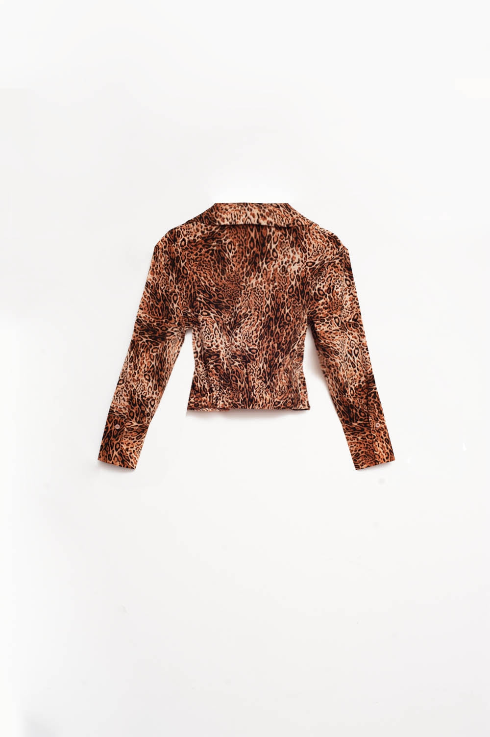 Camisa curta com estampa de leopardo