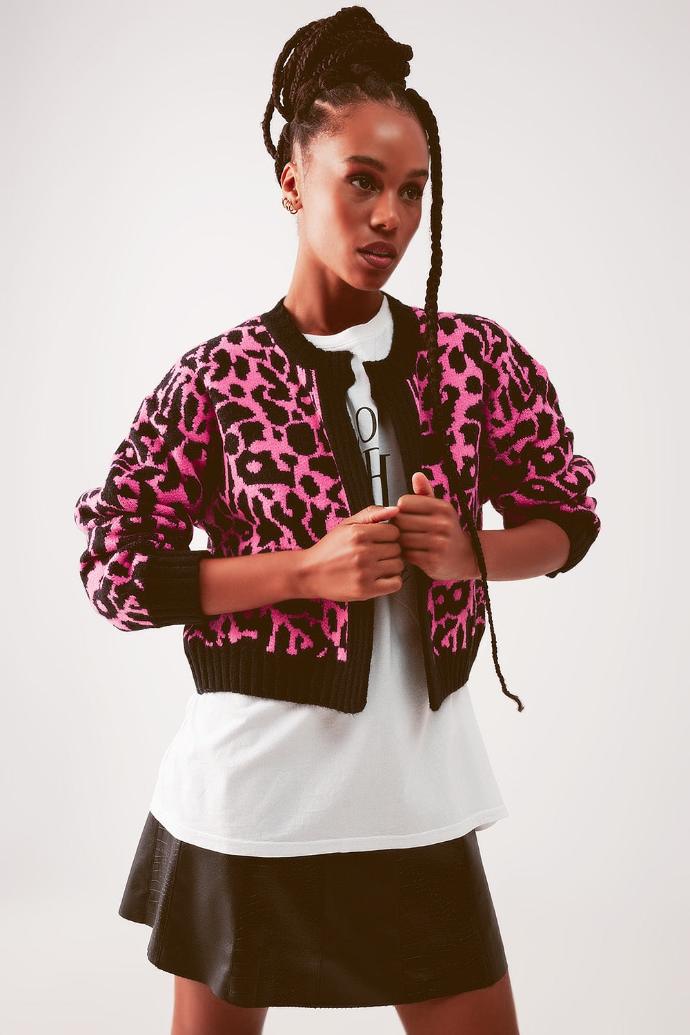 Cardigan em fuchsia com padrão de animal