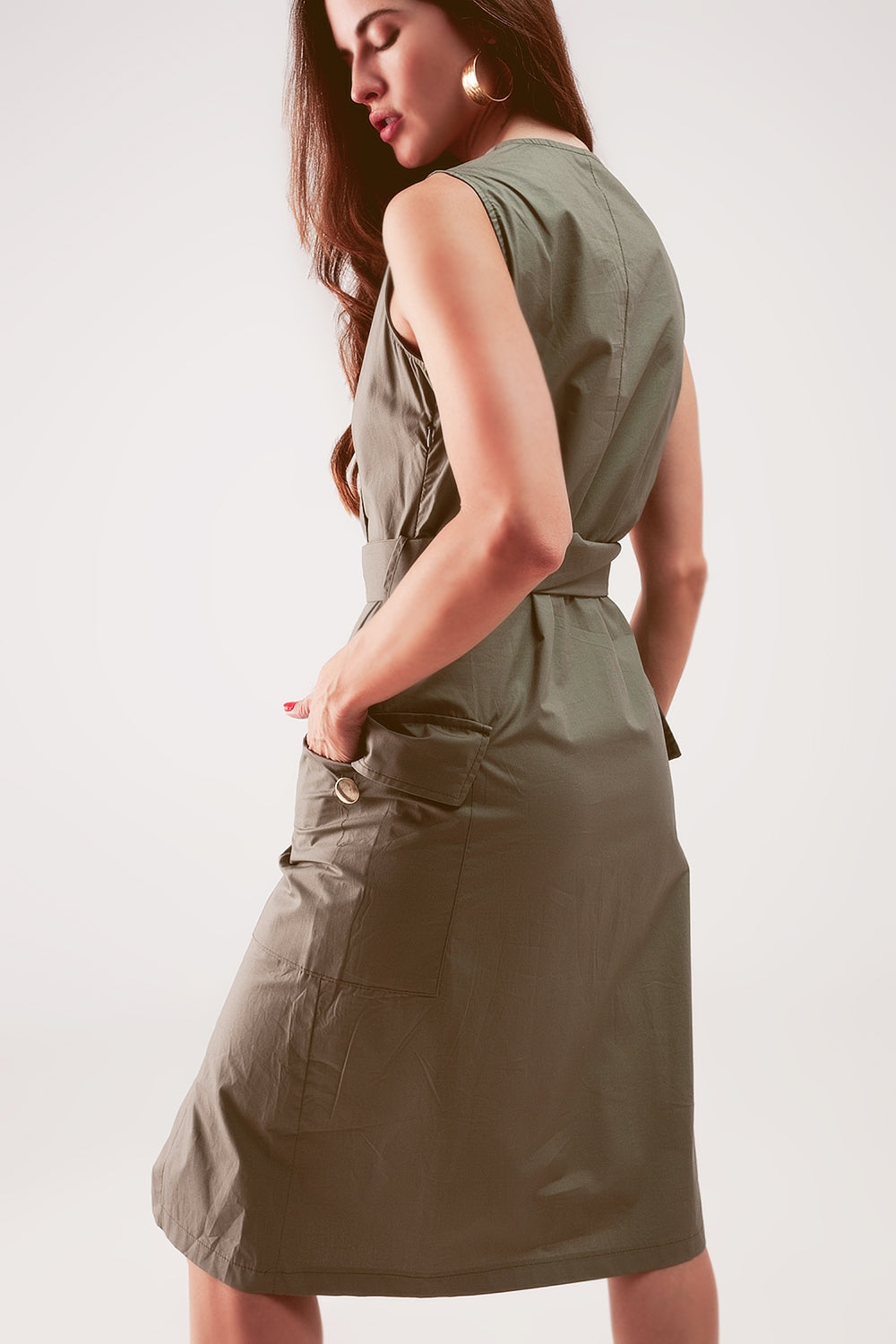Vestido cáqui com cinto
