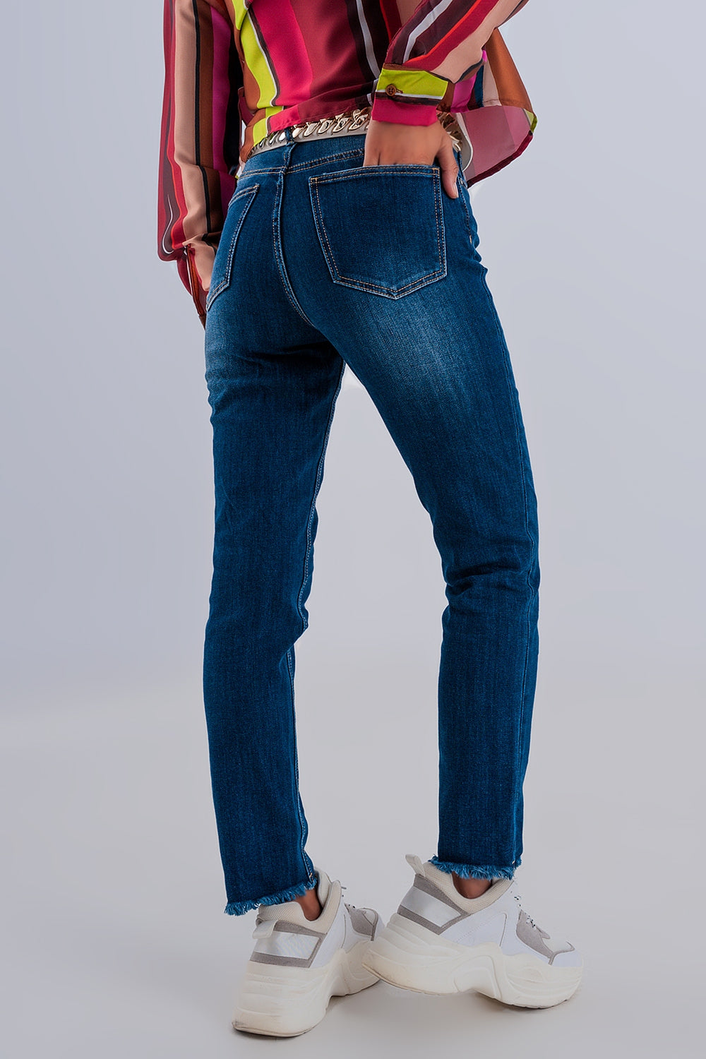 Calças de ganga skinny de cintura alta azul escuro com bordas em bruto