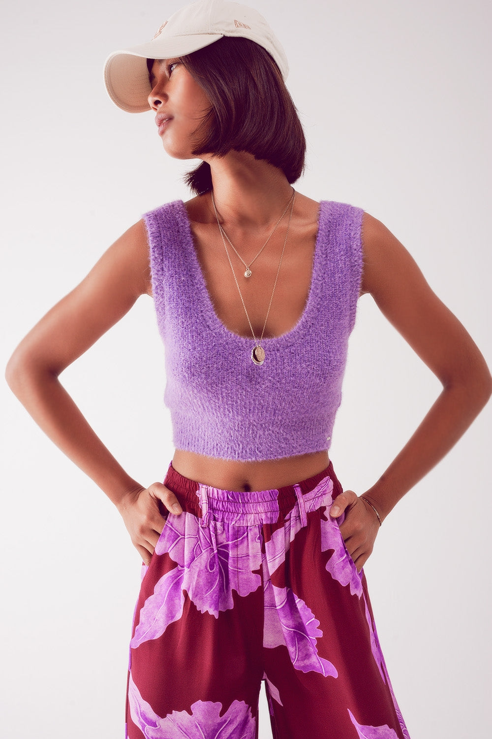 Topo curto de malha em purpura