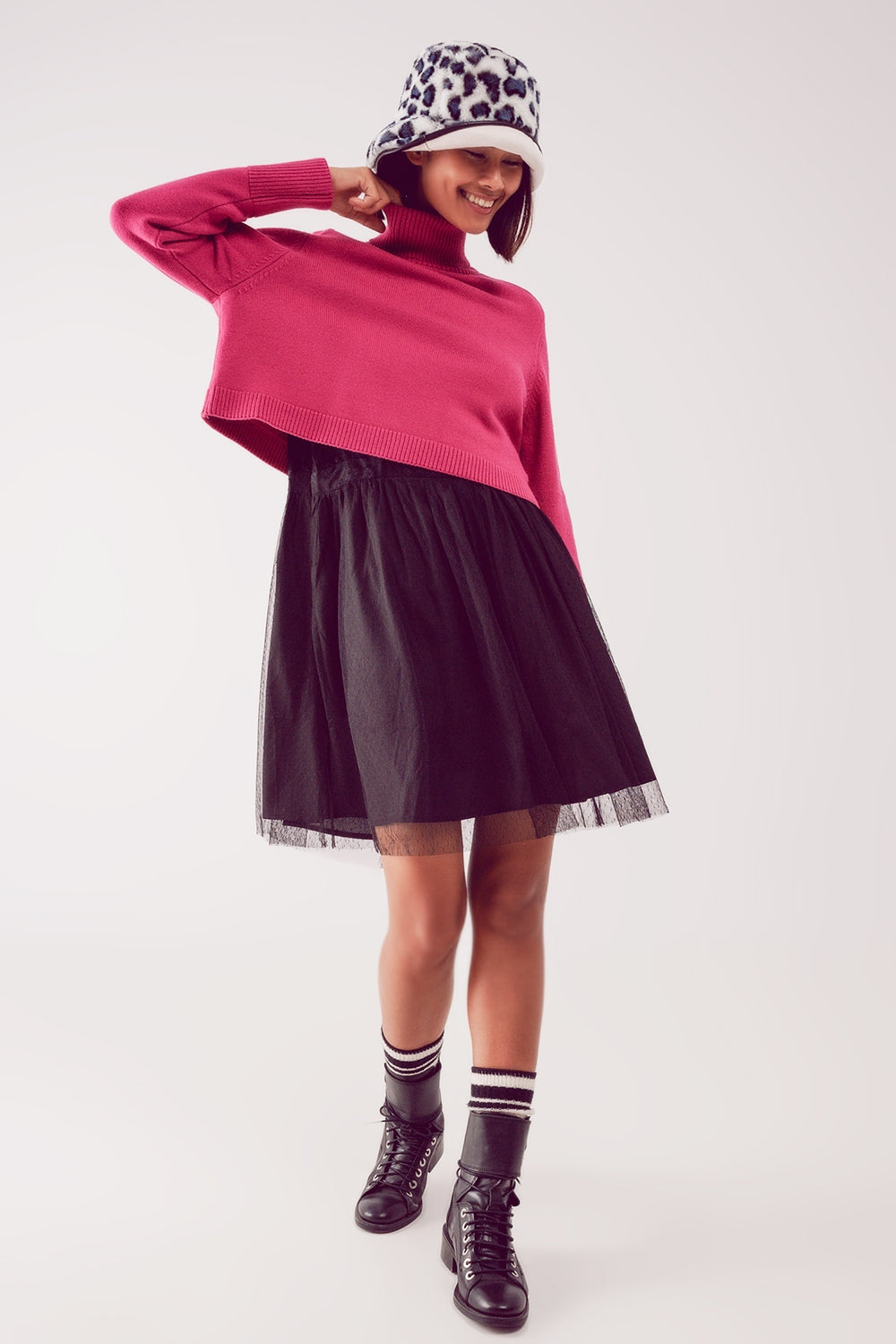 Camisola de pescoço alto cropped em fúcsia