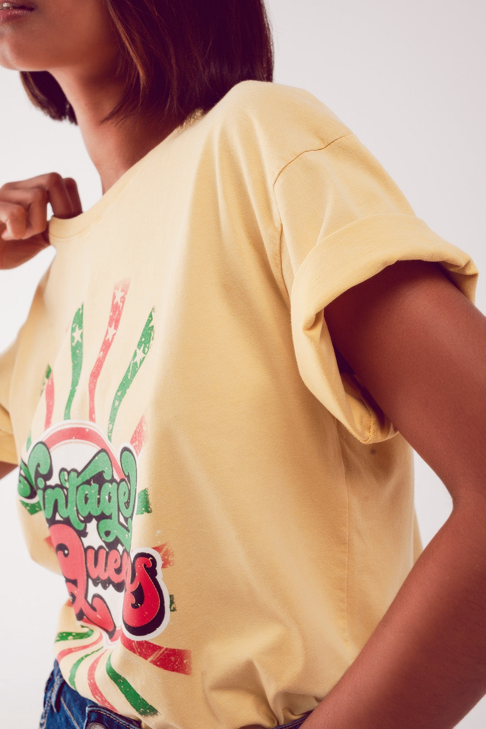 T shirt com impressão gráfica Vintage Queens amarela