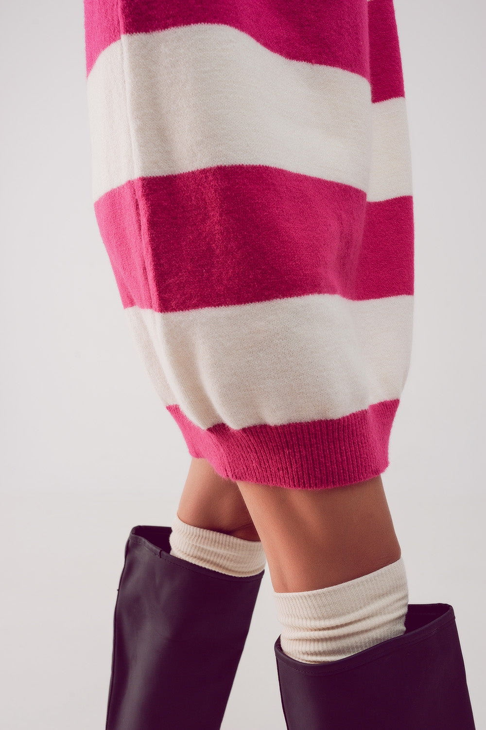 Vestido fuchsia e preto às riscas