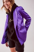 Elegante blazer de cetim com botões de peito duplo em roxo