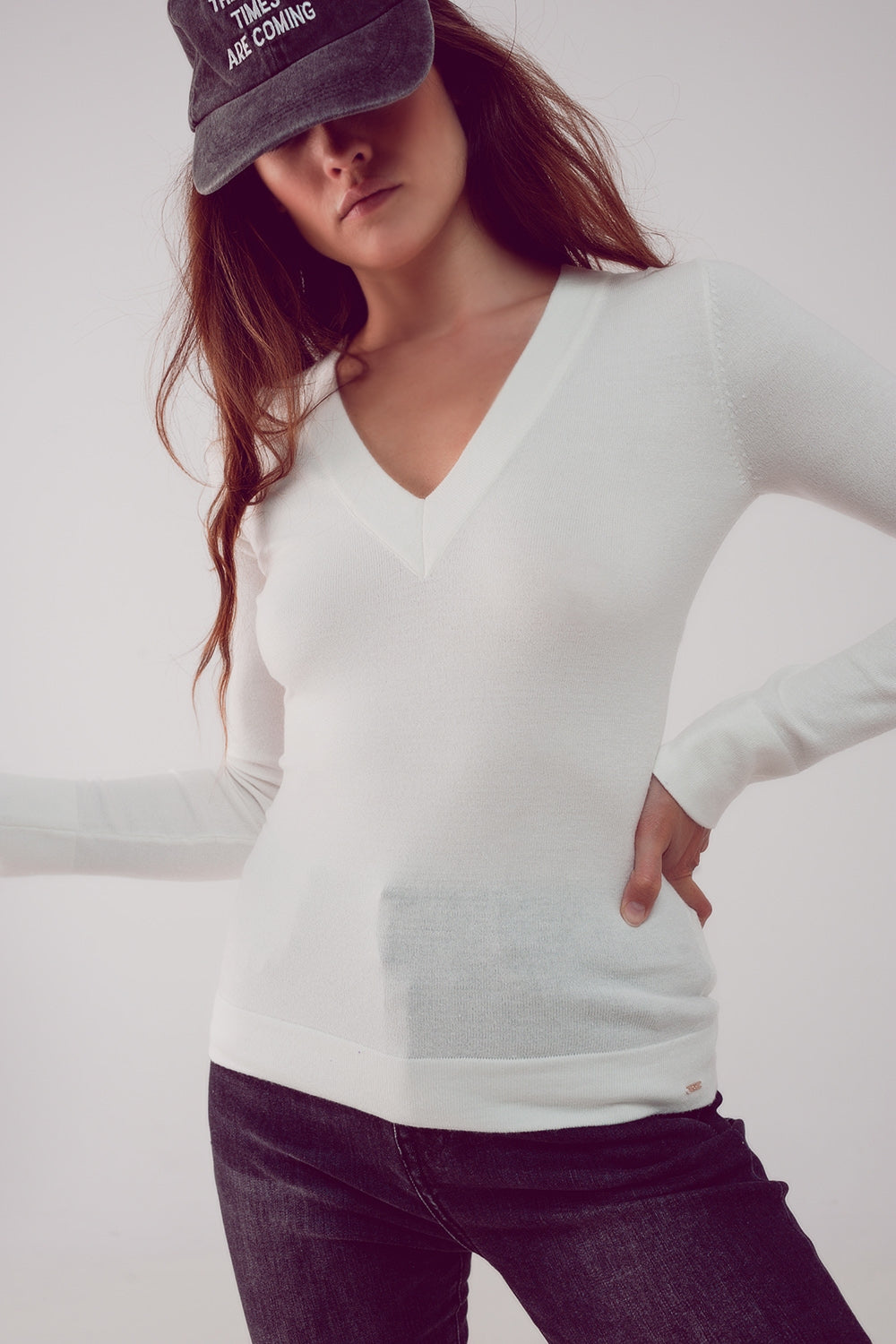 Camisola de malha fina com decote em V em creme