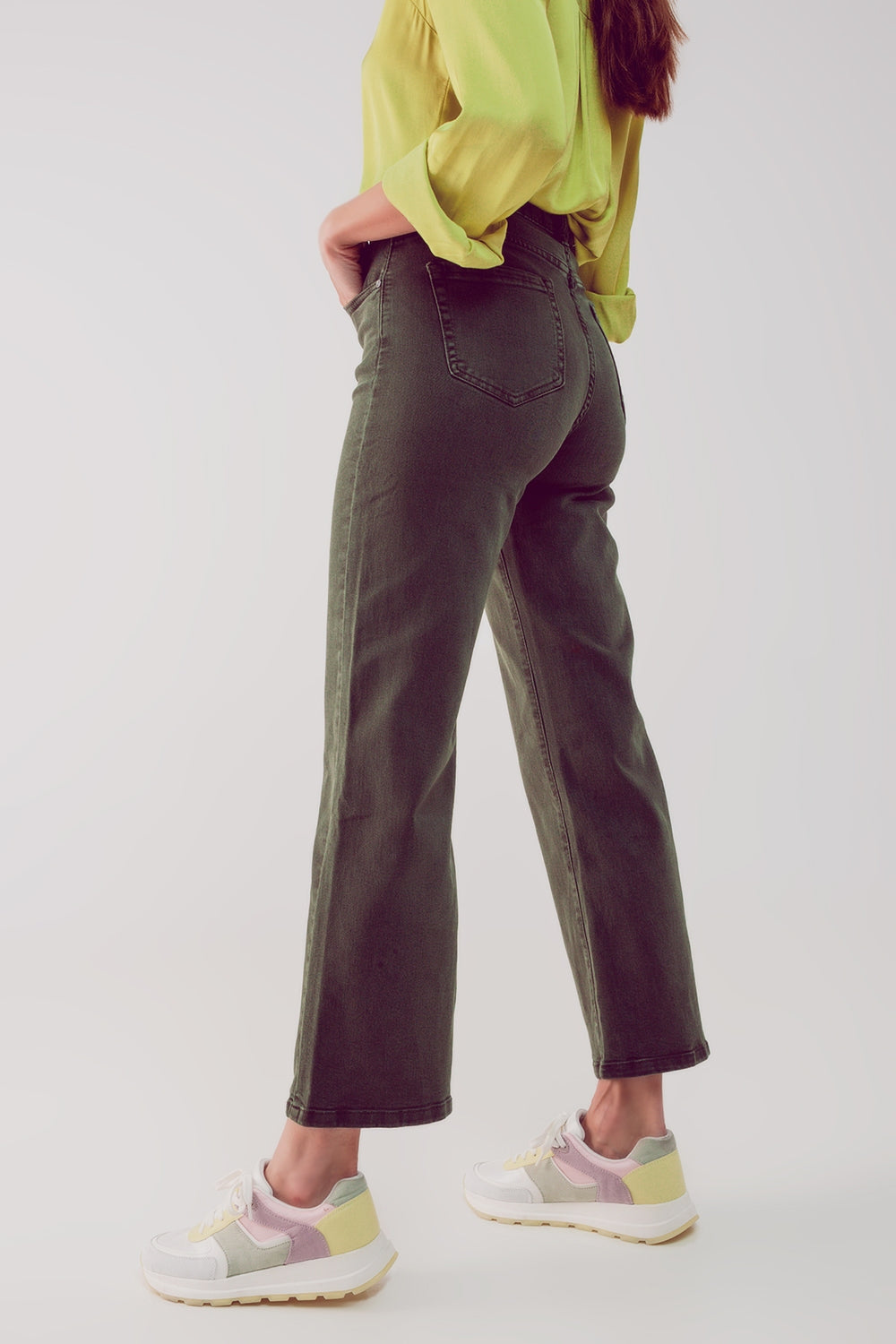 Jeans cropped de perna larga em cáqui
