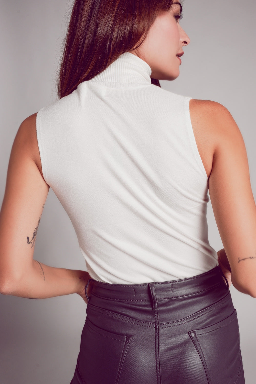 Camisola de malha sem mangas em creme