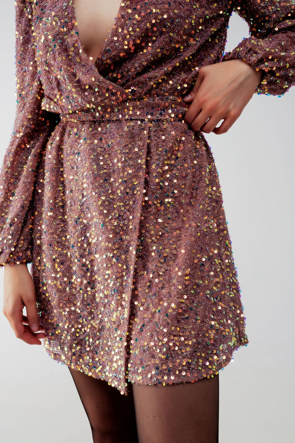 Mini vestido de lantejoulas em rosa