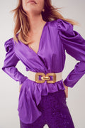 Blusa assimétrica com mangas bufantes em purpura