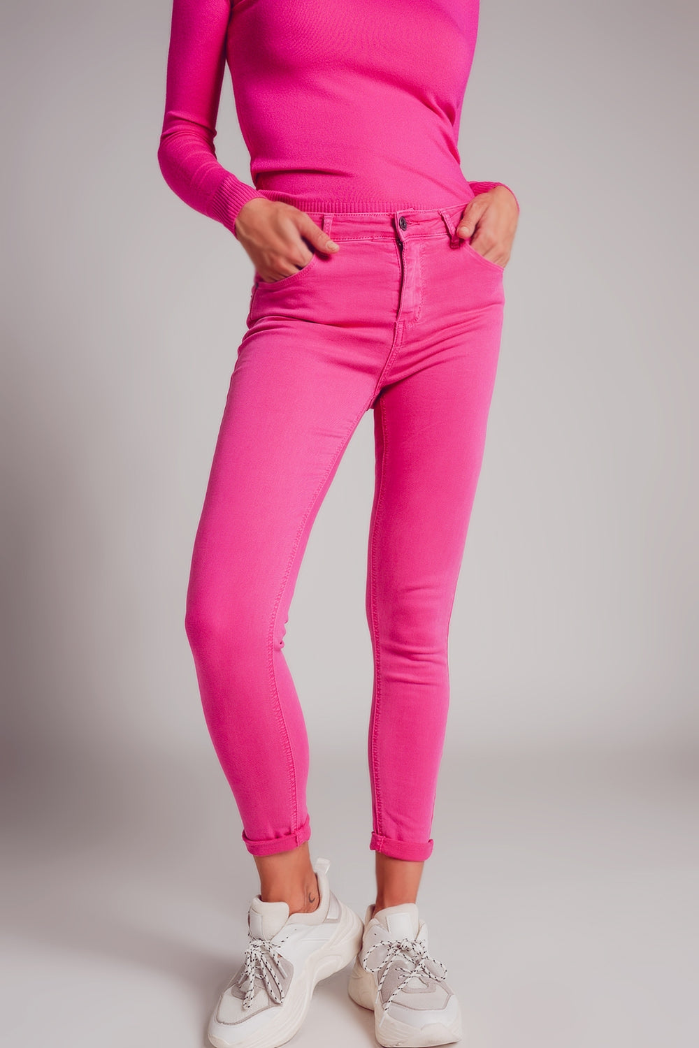 Calças de ganga de cintura alta na cor fuchsia